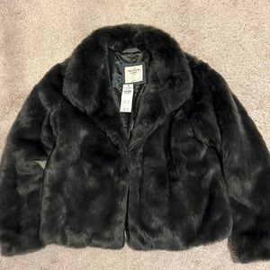 Abercrombie Faux Fur Jacket NWT. Charcoal Grey